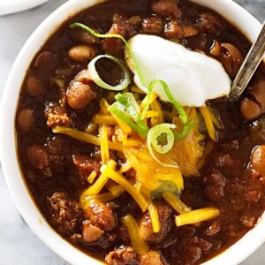 slow cooker turkey and beer chili with beans