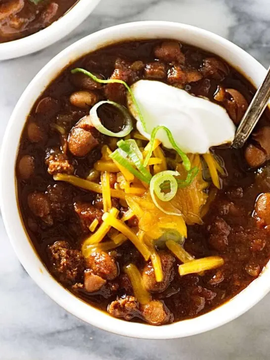 slow cooker turkey and beer chili with beans