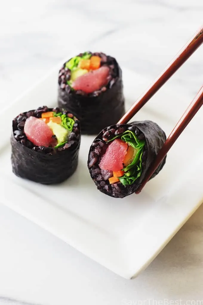 Black rice sushi rolls 