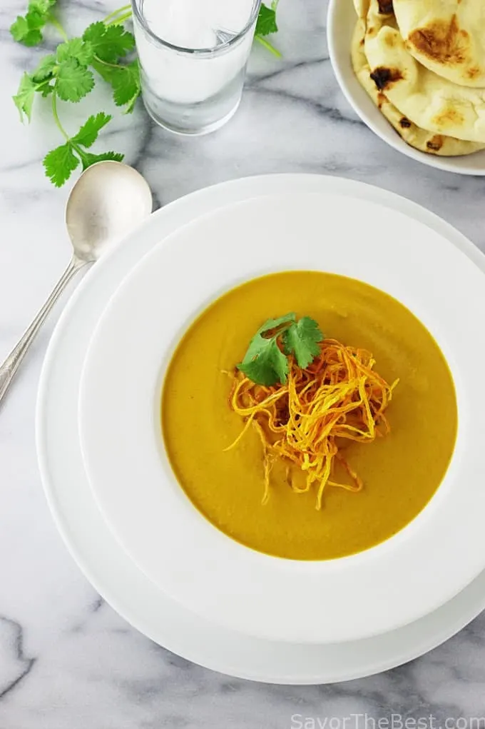 Madras curry powder gives this butternut curry soup a special taste of India.