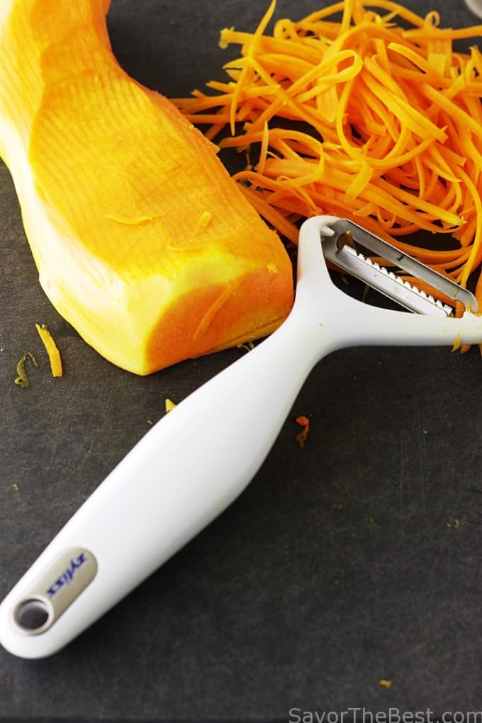 Freshly Peeled Butternut Squash Vegetable Noodles Via Julienne Peeler Stock  Photo - Image of healthy, julienne: 155748800