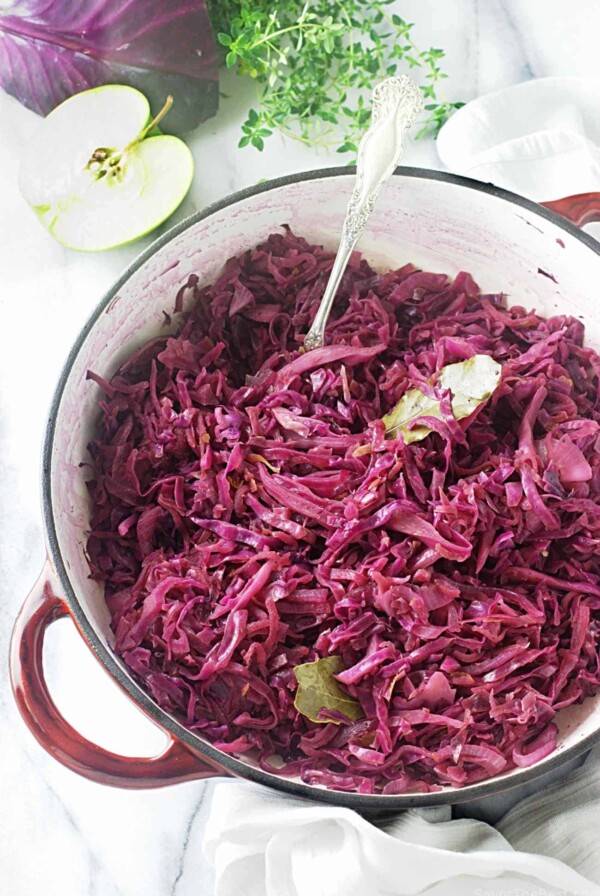 Red Cabbage with Apples (Rotkohl mit Apfein)