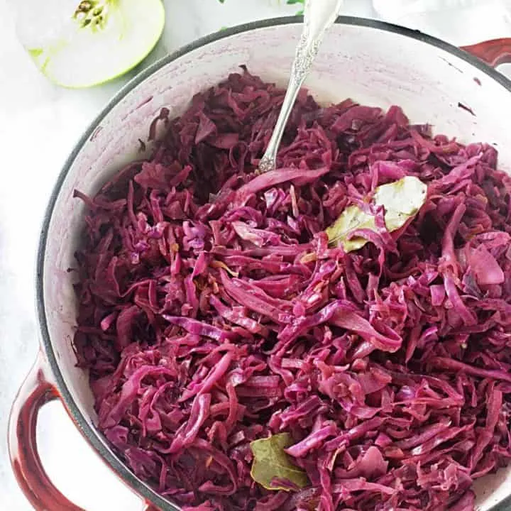 Red Cabbage with Apples (Rotkohl mit Apfein)