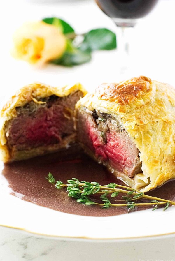 Mini Beef Wellingtons with Cabernet Sauce