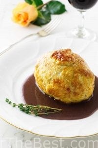 Mini Beef Wellingtons with Cabernet Sauce