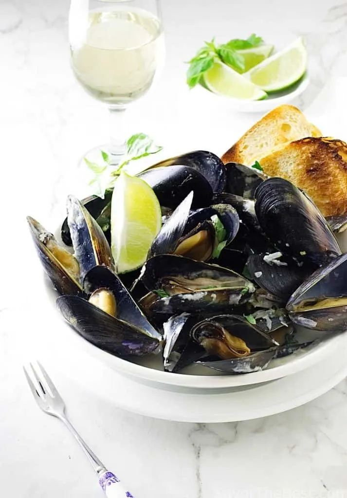 Lemongrass-Coconut Steamed Mussels