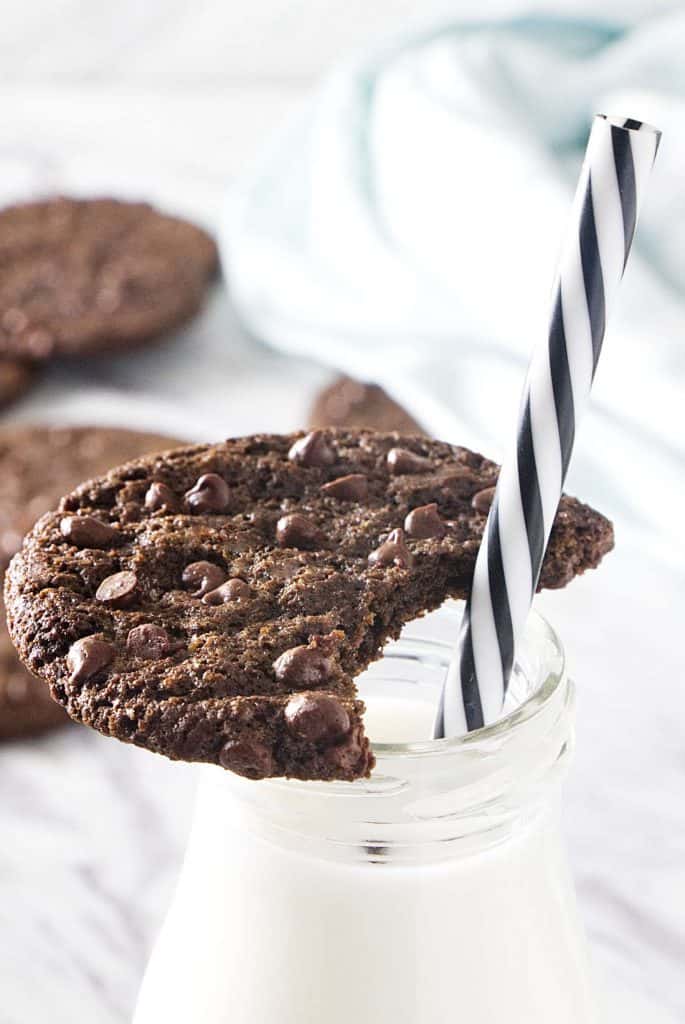 Crispy Double Chocolate Cookie