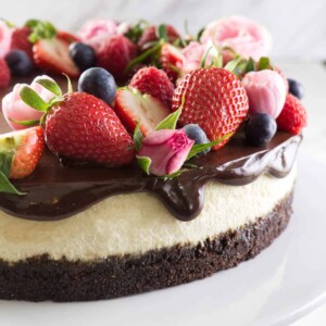 Bourbon vanilla cheesecake with chocolate ganache