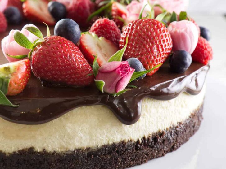 Bourbon vanilla cheesecake with chocolate ganache