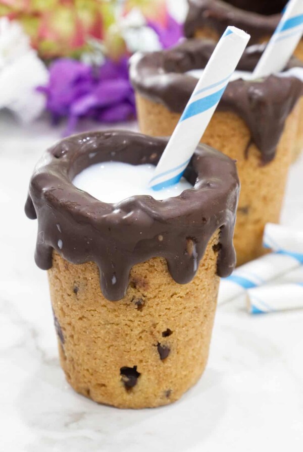 chocolate chip cookie shots