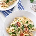 spinach and roasted tomato pasta with cashew cream sauce