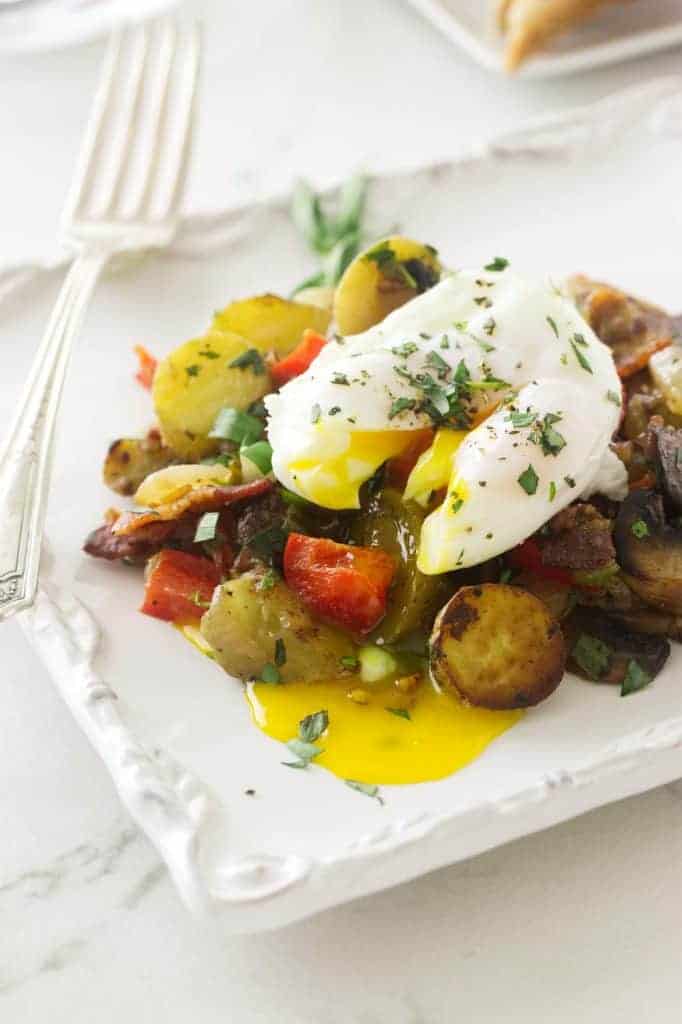 Breakfast Potato Skillet with Bacon and Mushrooms