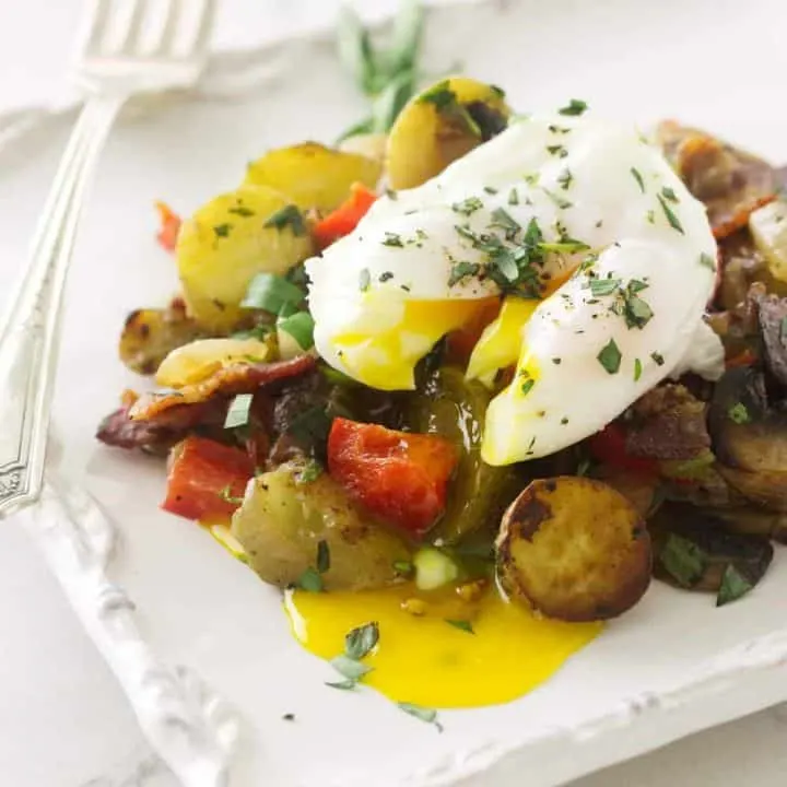 Breakfast Potato Skillet with Bacon and Mushrooms