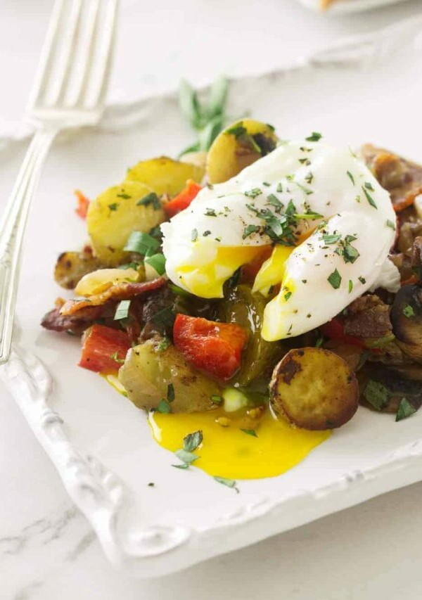 Breakfast Potato Skillet with Bacon and Mushrooms