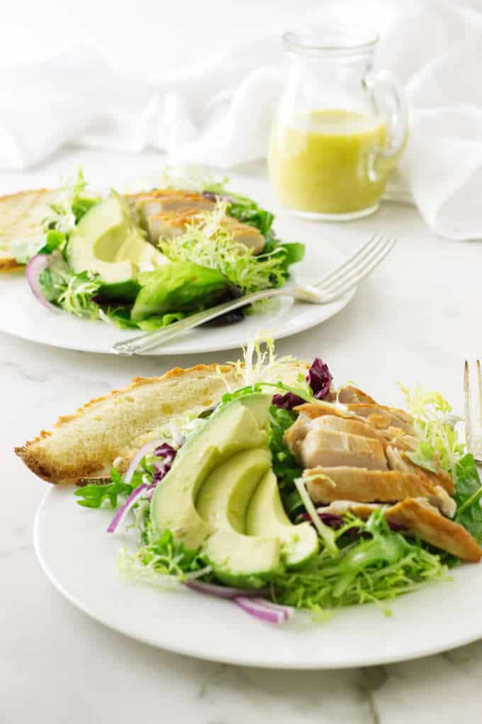 Green salad with avocado and chicken