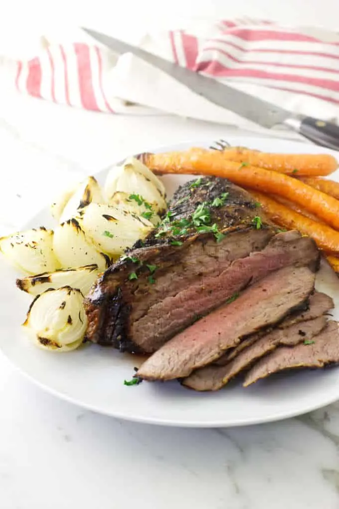 How to Cook a Tri-Tip Roast in the Oven