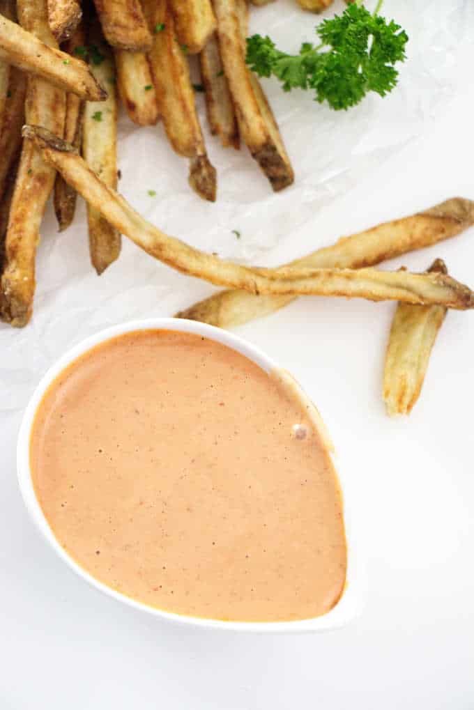 overhead photo of Sriracha fry sauce