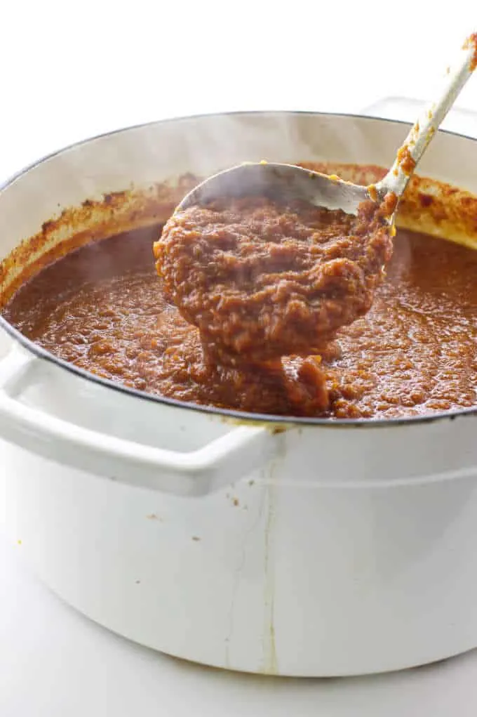 A pot of purred tomato-garlic sauce