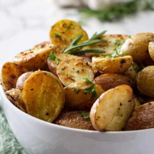 garlic and rosemary roasted potatoes