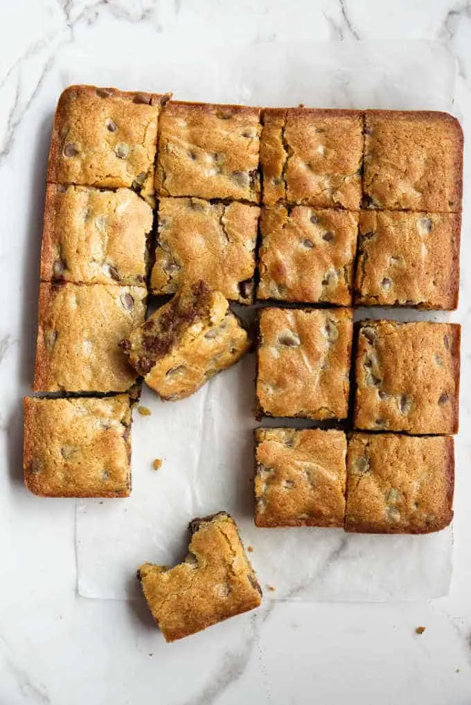 A batch of blondie brownies sliced into 16 squares