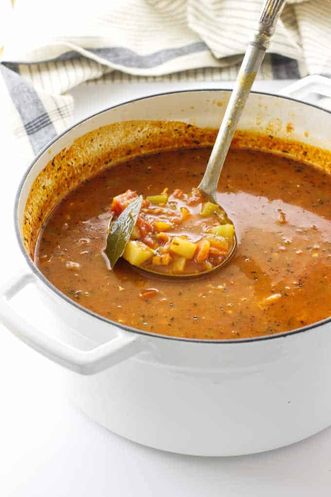 Soup pot of manhattan clam chowder