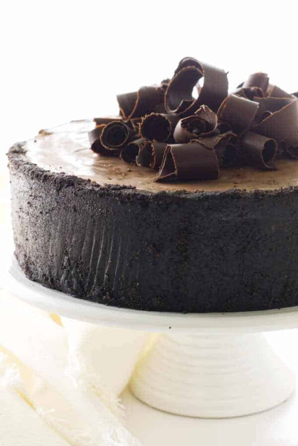 Chocolate cheesecake with chocolate curls