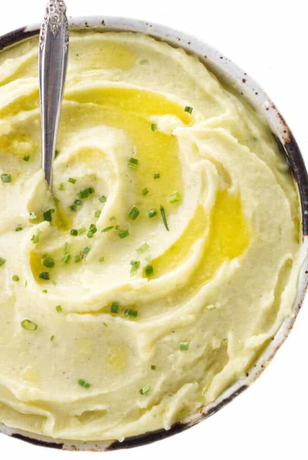 Overhead photo of a bowl of buttermilk ranch mashed potatoes.