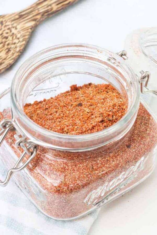 Barbeque seasoning blend in a jar