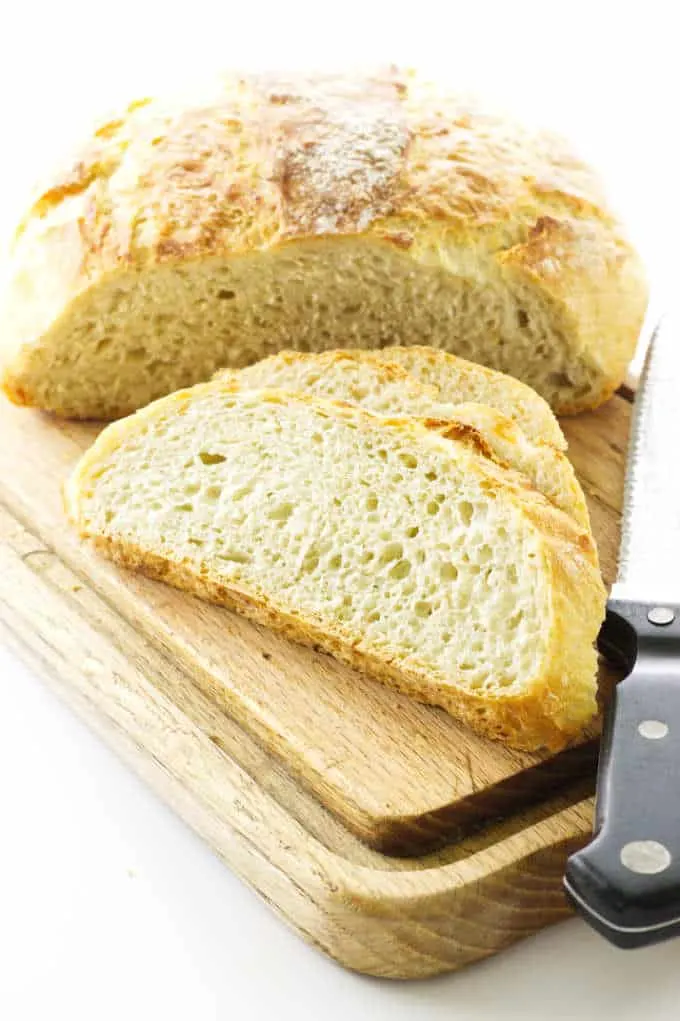 https://savorthebest.com/wp-content/uploads/2020/04/quick-no-knead-dutch-oven-bread_1387.jpg.webp