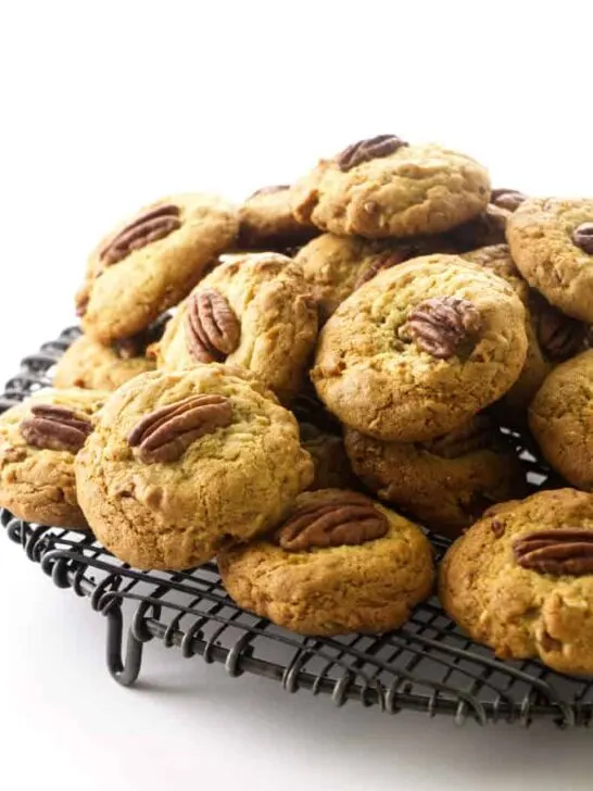 Pile of cookies on a wire rack