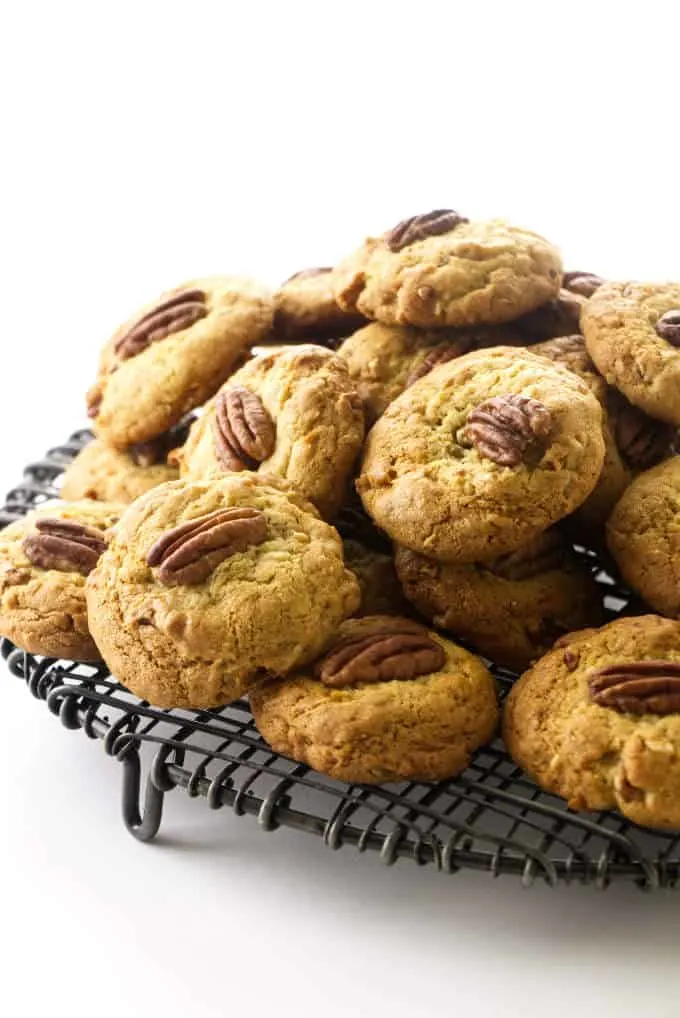 Pile of cookies on a wire rack