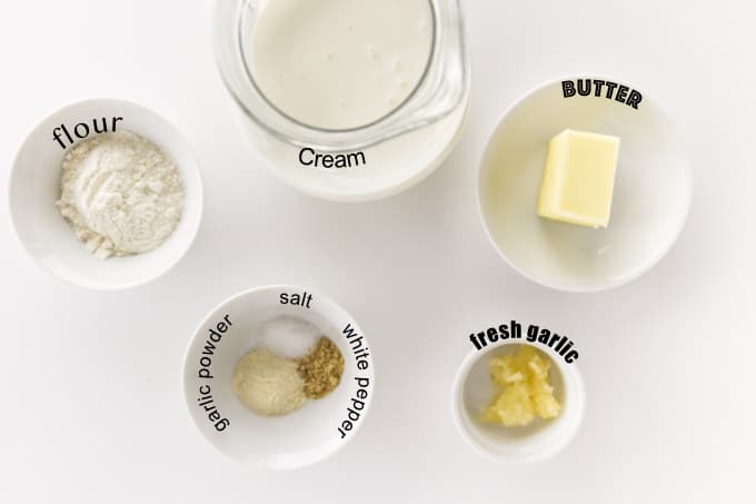 Ingredients used for white garlic sauce for pizza.