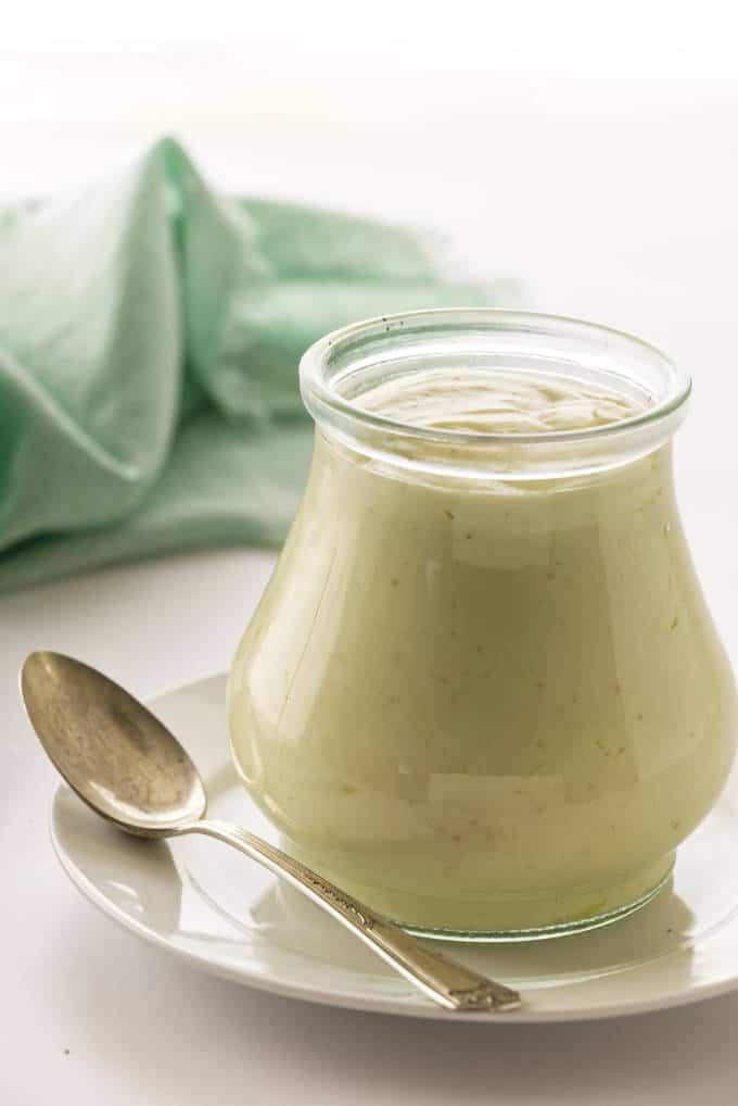 https://savorthebest.com/wp-content/uploads/2020/10/white-garlic-sauce-for-pizza-in-a-jar_1353.jpg