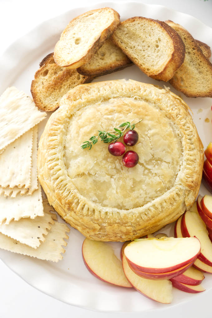 overview of baked brie in puff pastry