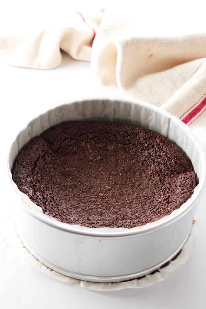 Baked flourless chocolate truffle cake