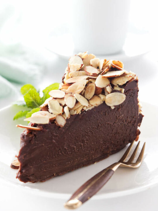 Rich Chocolate Truffle Cake - Luv Flower & Cake-mncb.edu.vn