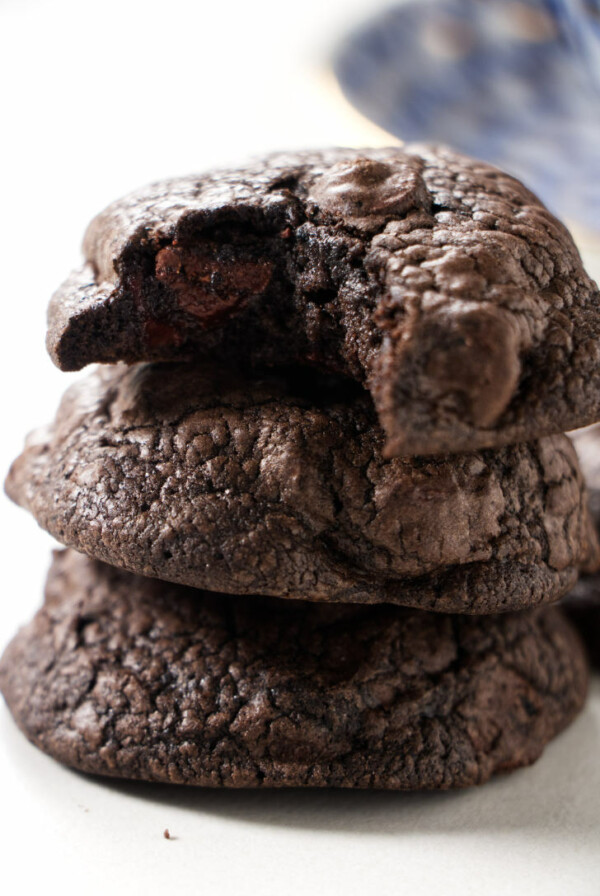 A stack of black cocoa cookies.