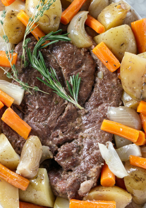 cropped-Dutch-oven-pot-roast-with-fresh-herbs_1920.jpg