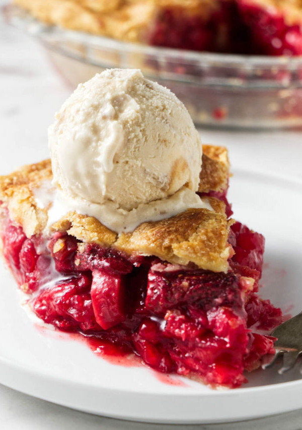 cropped-strawberry-rhubarb-pie-ws-1.jpg