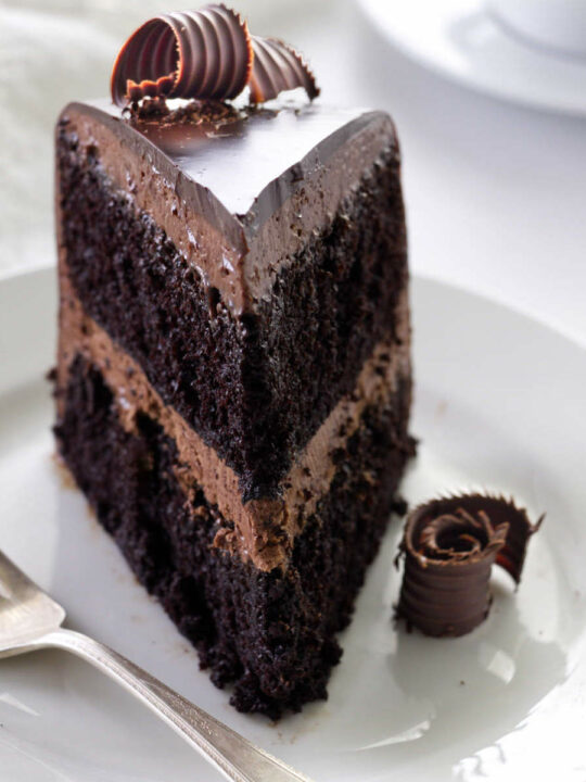 Vegan Chocolate Cake with Chocolate Filling and Ganache | cookshideout