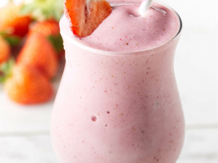 Strawberry Protein Smoothie Recipe - FeelGoodFoodie