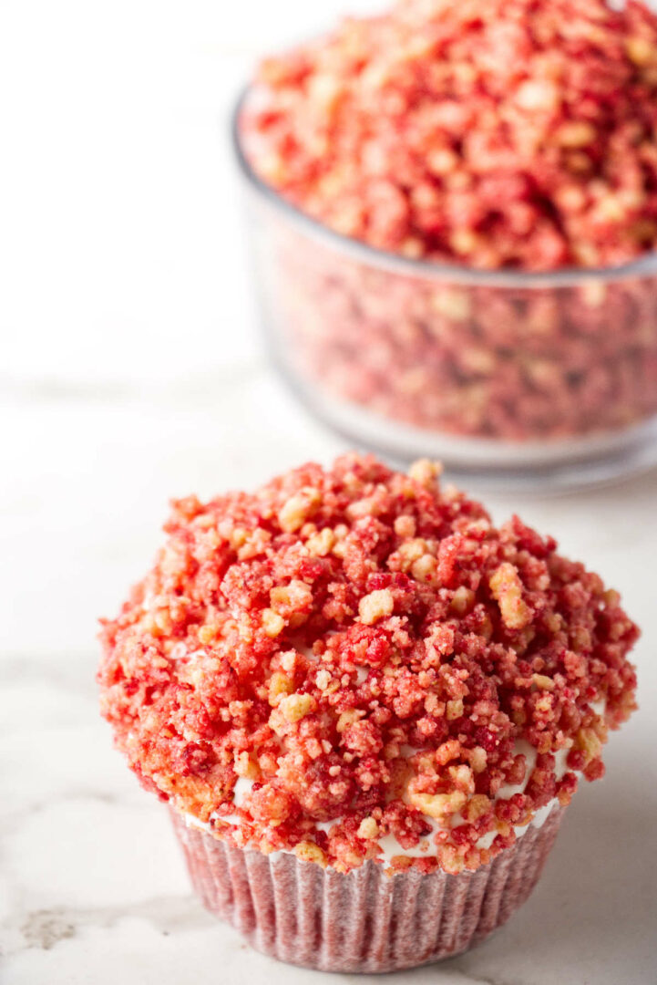 Strawberry Crunch Recipe (Crumble Topping) Savor the Best