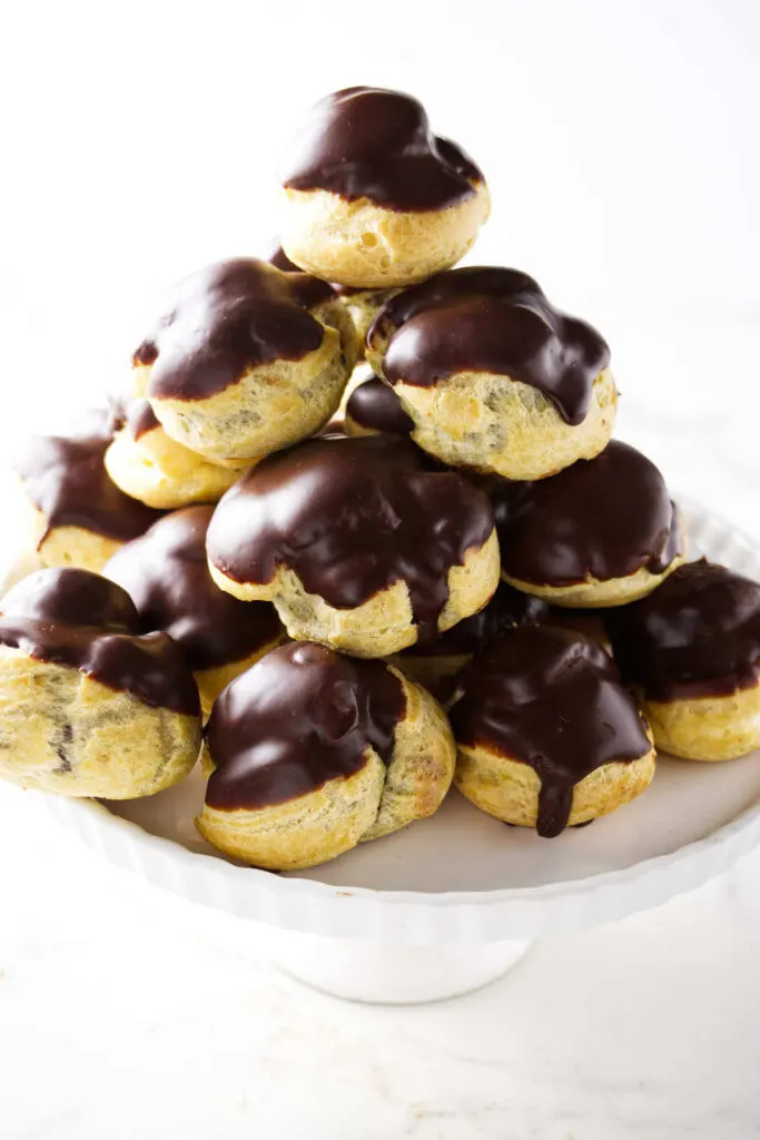 Several profiteroles made with pate a choux.