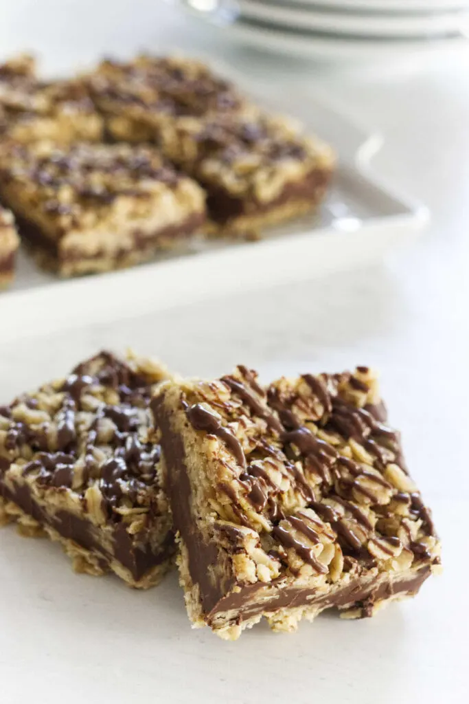 Several oatmeal nutella bars on a serving tray.