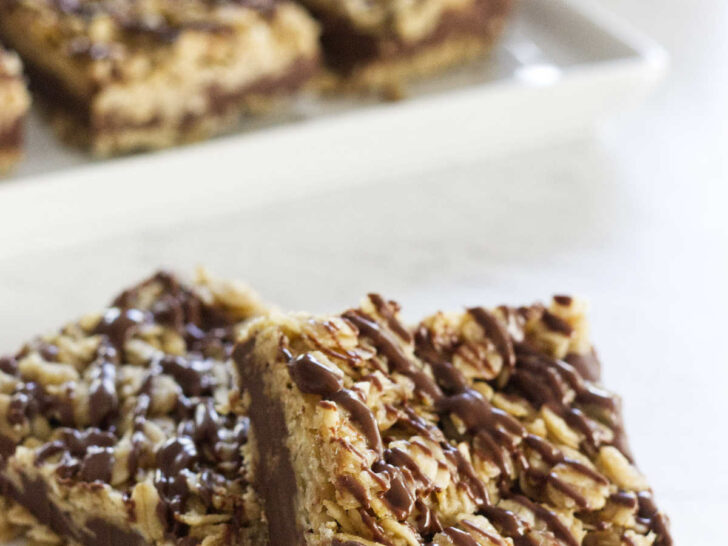 Several oatmeal nutella bars on a serving tray.