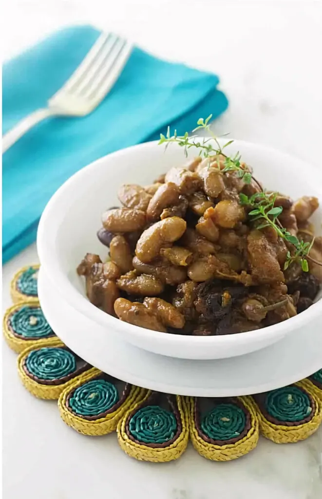 A dish of baked beans from scratch.