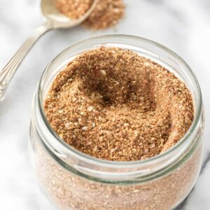 Glass jar of tri tip spice blend.