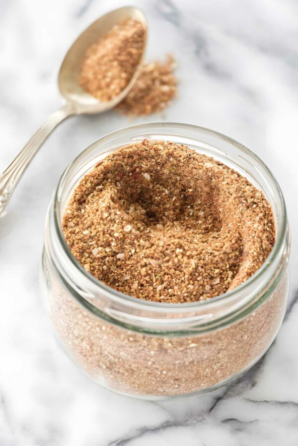 Glass jar of tri tip spice blend.